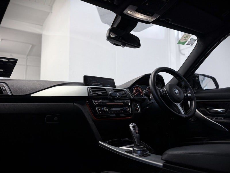 2017 BMW 330e M Sport PHEV NZ New, photo 2