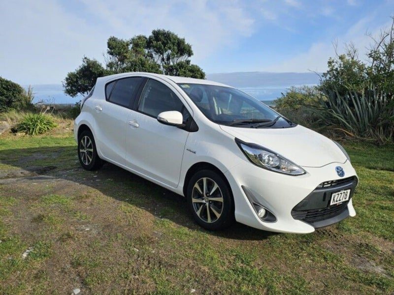 2017 Toyota Prius C SX