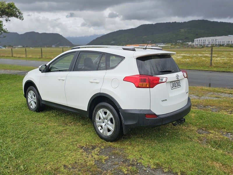 2015 Toyota RAV4 GX FWD 2.0P SUV/5 CVT, photo 2