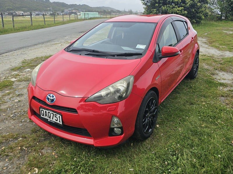 2012 Toyota Aqua 1.5 Hybrid S 5 Dr Hatch CVT 2WD, photo 2