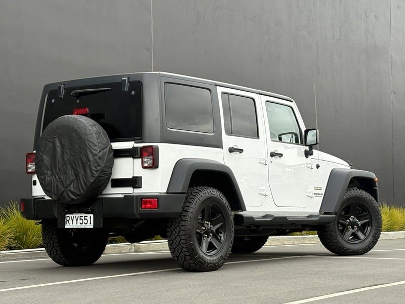2013 Jeep Wrangler Unlimited Sport, photo 3