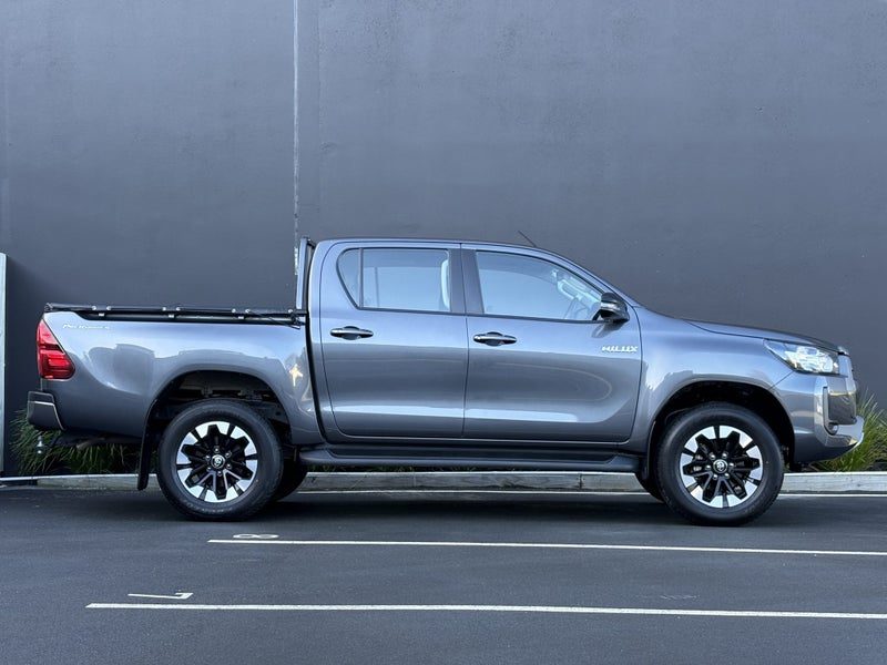 2023 Toyota Hilux SR 2.8Lt TD, photo 2