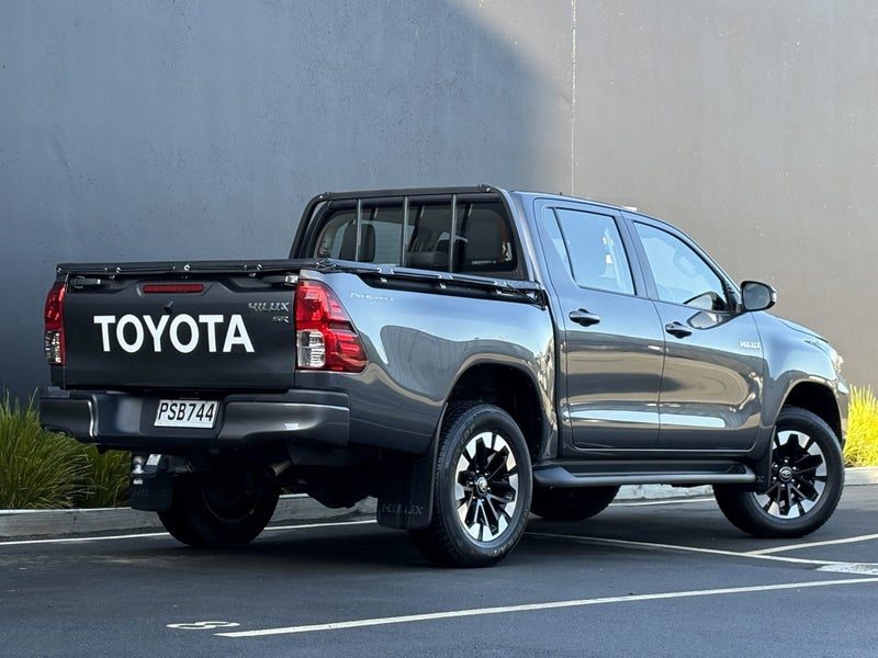 2023 Toyota Hilux SR 2.8Lt TD, photo 3