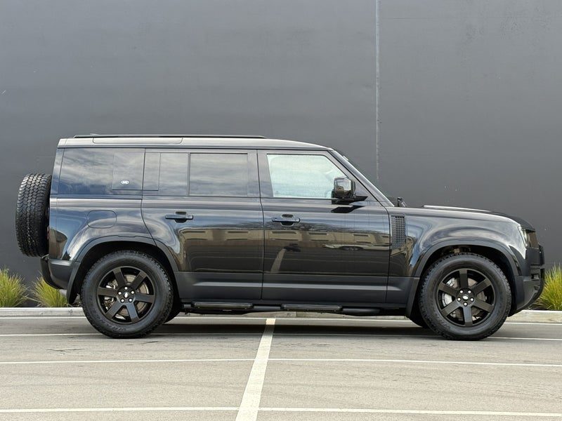 2023 Land Rover Defender 110 D300, photo 2