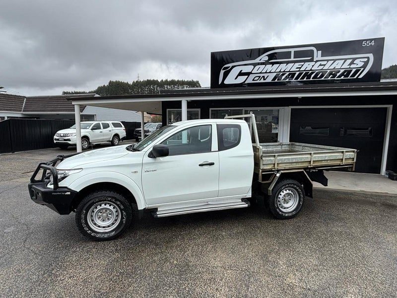 2018 Mitsubishi Triton Extra Cab 4X4 Flat Deck Ute, photo 2