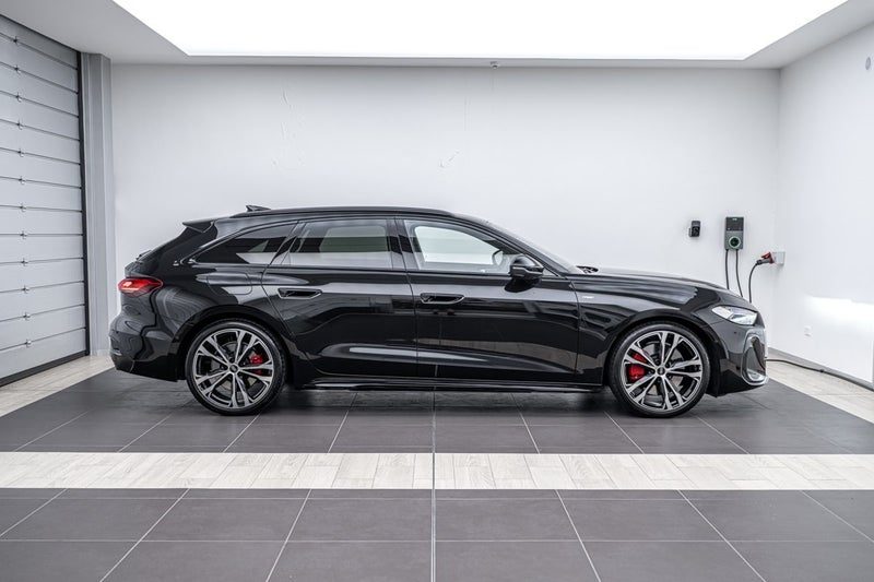 2026 Audi A5 E-HYBRID AVANT S LINE, photo 2