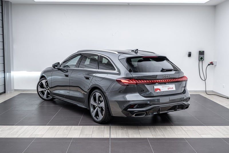 2026 Audi A5 E-HYBRID AVANT S LINE, photo 3