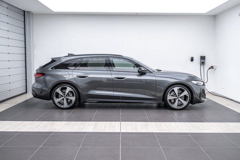 2026 Audi A5 e-Hybrid Avant S line, photo 2