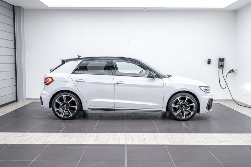 2025 Audi A1 35 TFSI S LINE, photo 2
