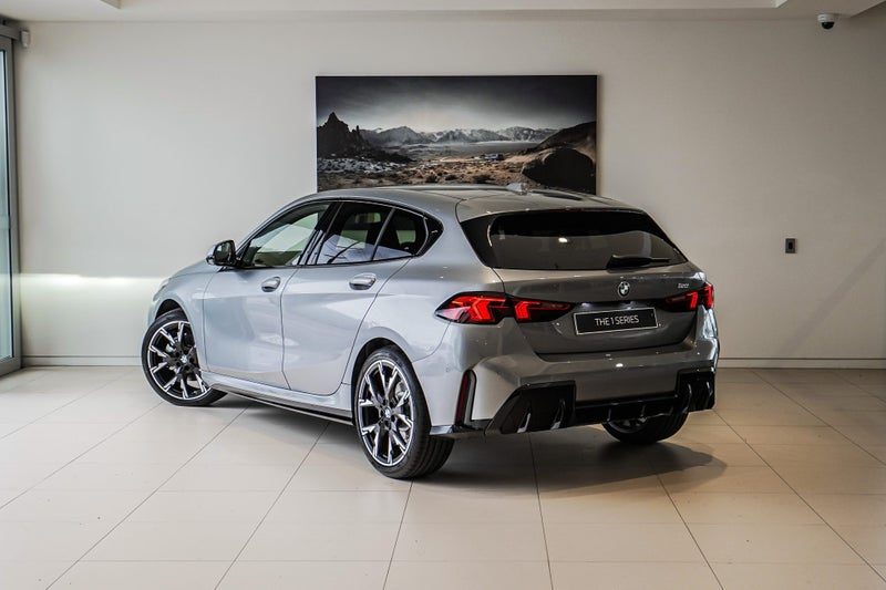2026 BMW 120i Hatch, photo 2