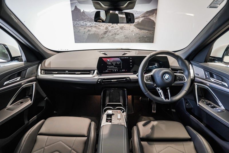 2026 BMW iX1 xDrive30, photo 3