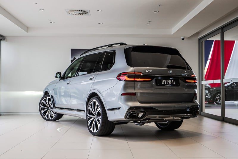 2026 BMW X7 xDrive40d, photo 2
