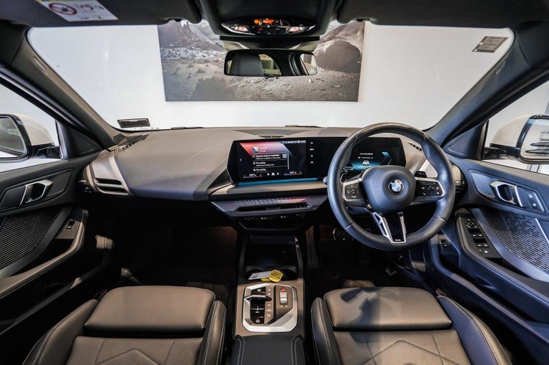 2025 BMW 120i M-Sport, photo 3