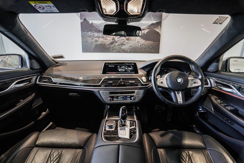 2022 BMW 750i xDrive M-Sport, photo 3