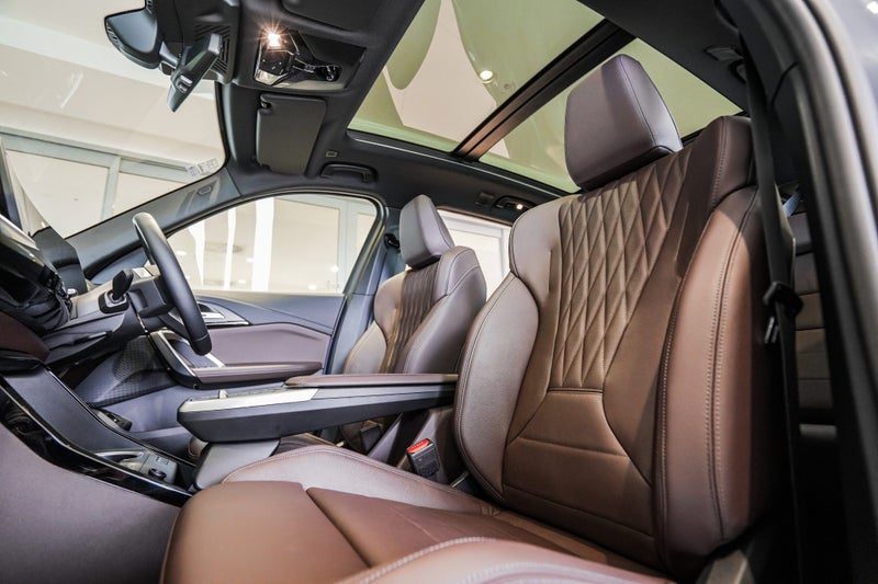 2025 BMW iX1 xDrive 30, photo 3