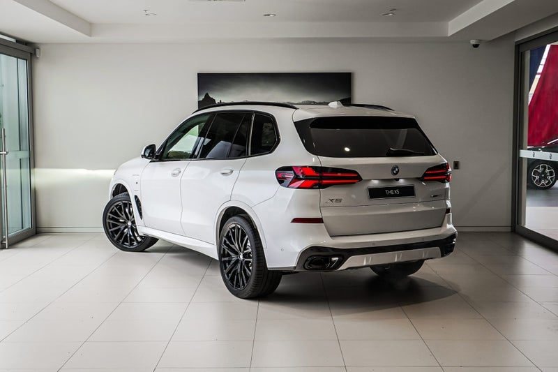 2026 BMW X5 xDrive50e, photo 2