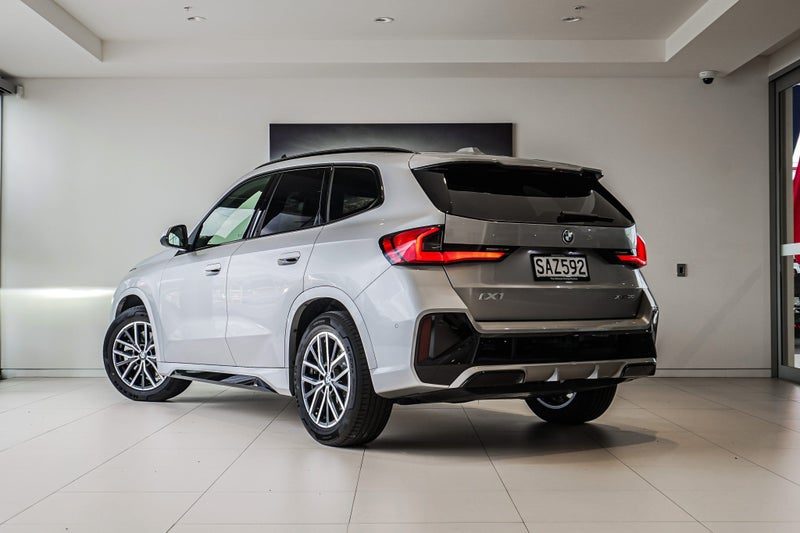 2026 BMW iX1 xDrive30, photo 2