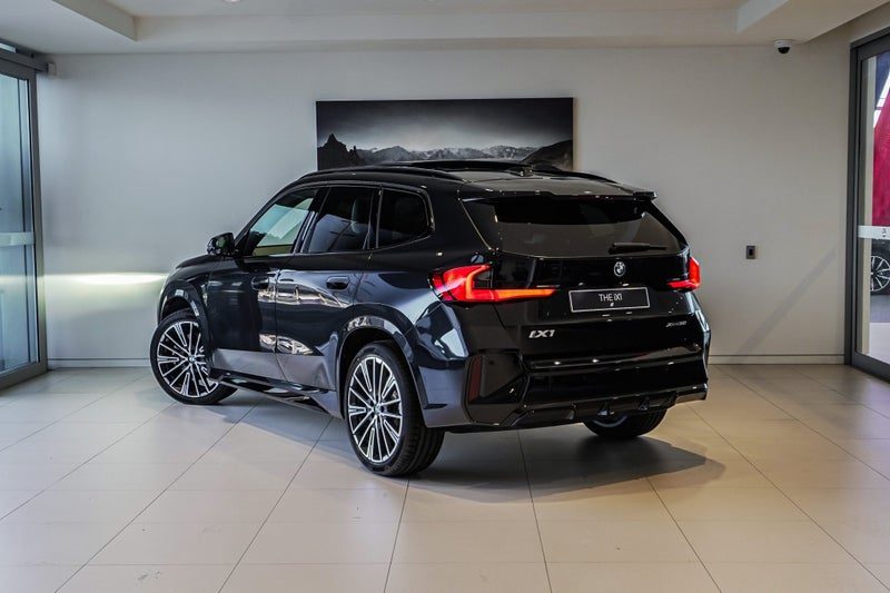 2026 BMW iX1 xDrive30, photo 2