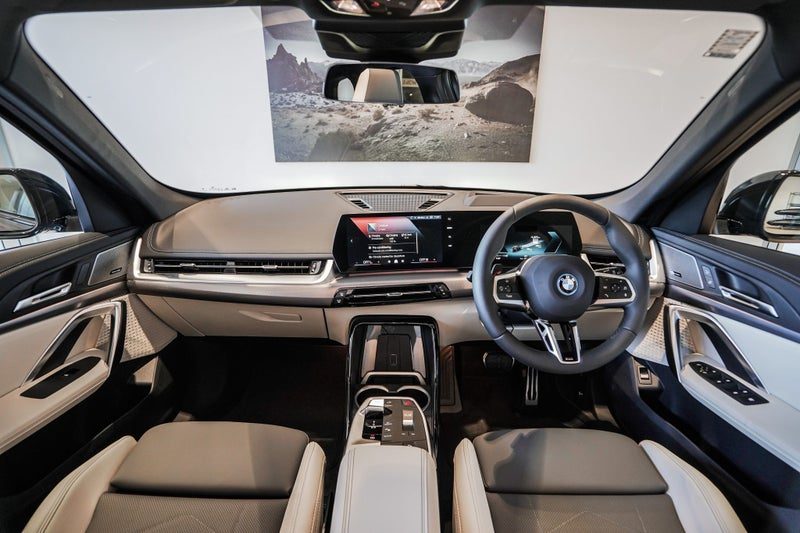 2026 BMW iX1 xDrive30, photo 3