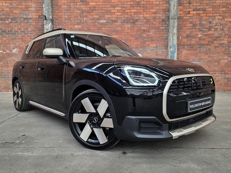 2026 MINI Countryman SE All4 Favoured