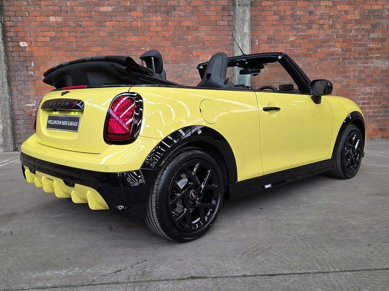 2026 MINI Cooper S Convertible JCW Sport Spec, photo 3