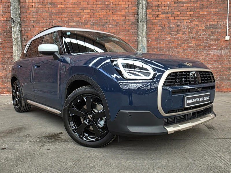 2026 MINI Countryman C Favoured