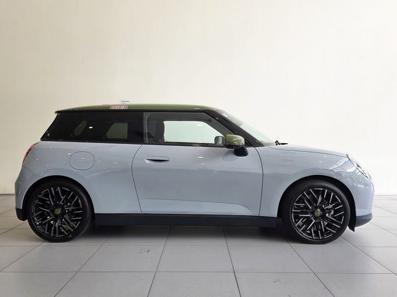 2026 MINI Cooper SE Paul Smith Edition, photo 3