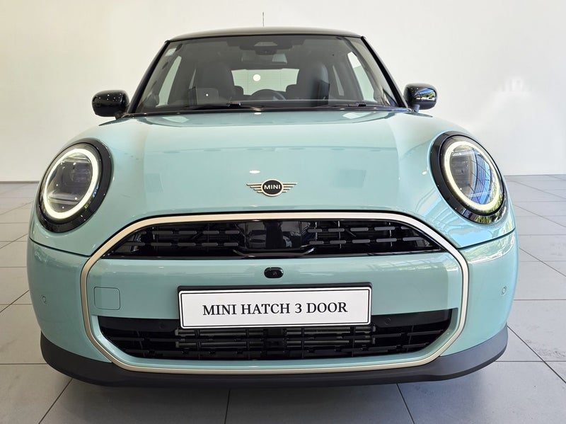 2026 MINI Cooper C Favoured Spec 3dr, photo 2