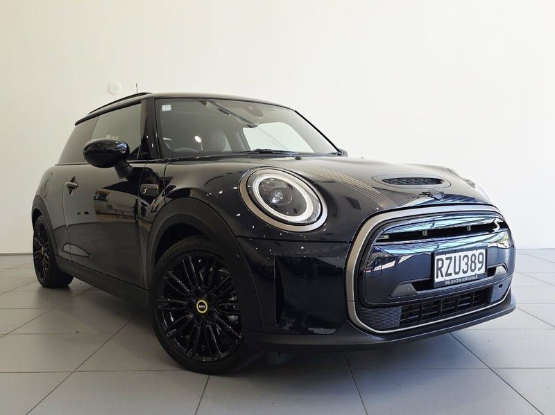 2023 MINI Hatch The Cooper SE Resolute