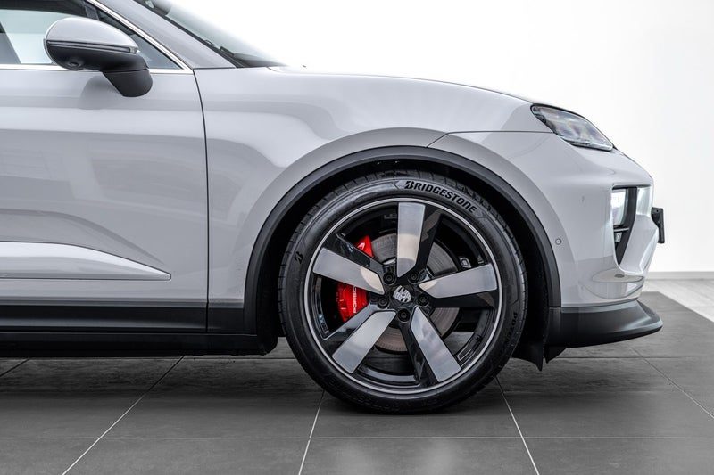 2026 Porsche Macan 4S BEV, photo 3