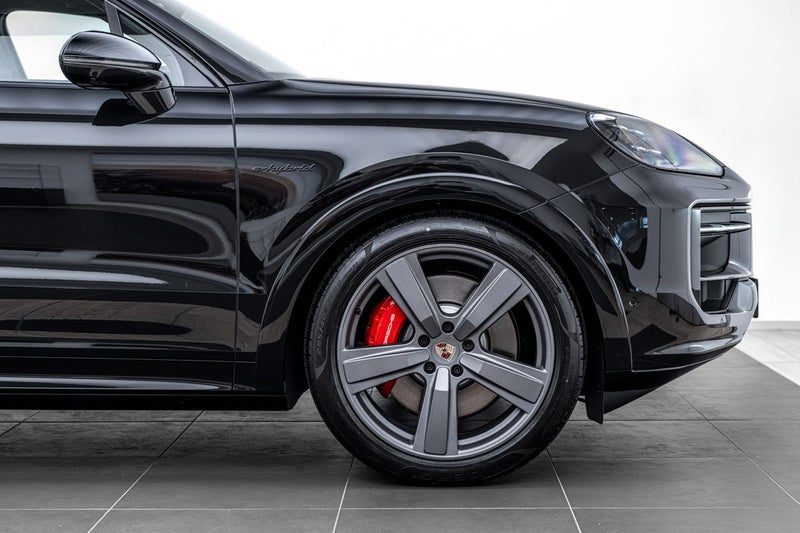 2026 Porsche Cayenne S E-HYBRID BLACK EDITION, photo 3