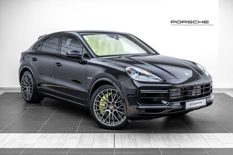 2022 Porsche Cayenne Turbo S E - Hybrid Coupe (E3), main photo