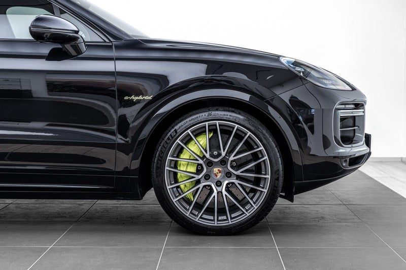 2022 Porsche Cayenne Turbo S E - Hybrid Coupe (E3), photo 3