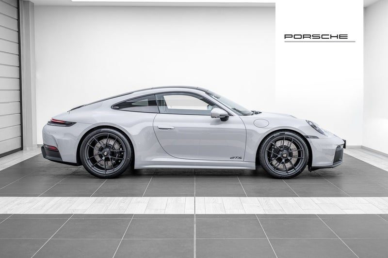 2026 Porsche 911 Carrera GTS Coupe (992.2), photo 2