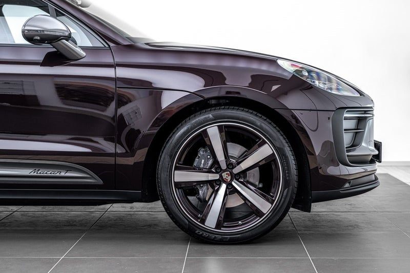 2026 Porsche Macan T, photo 3