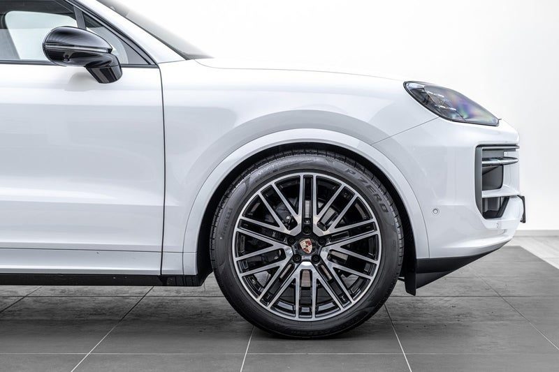 2026 Porsche Cayenne Black Edition (E3 II), photo 3