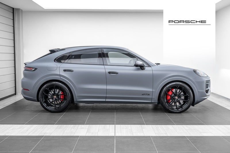 2025 Porsche Cayenne GTS Coupe (E3 II), photo 2