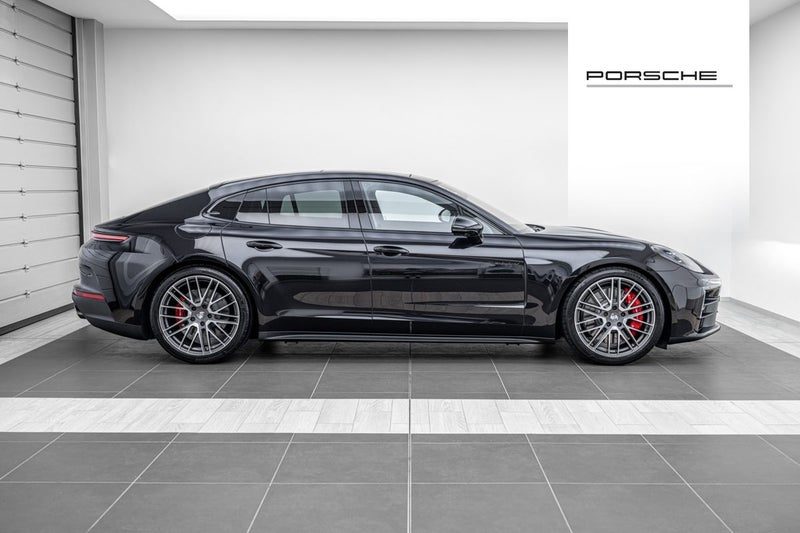 2026 Porsche Panamera 4S E-Hybrid, photo 2