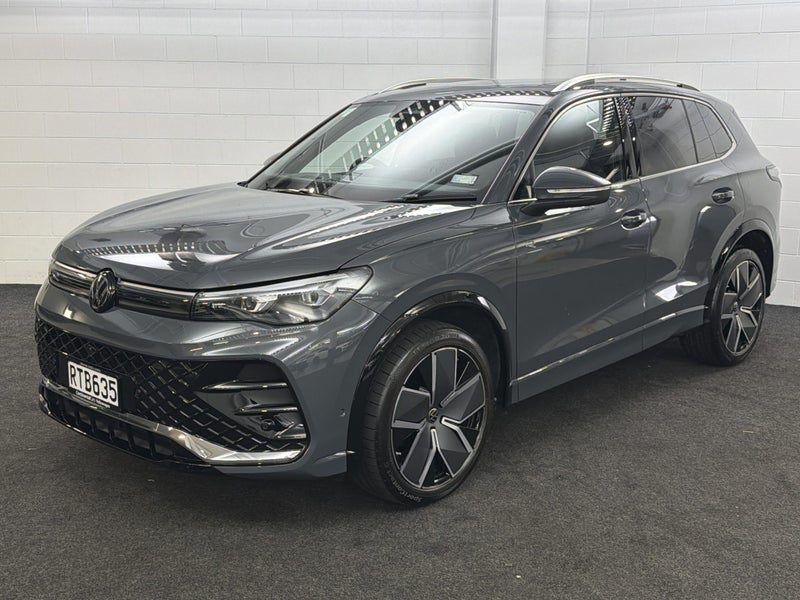 2026 Volkswagen Tiguan R-LINE AWD, photo 2