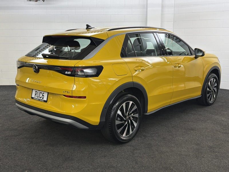 2026 Volkswagen T-Roc Hybrid | Life, photo 3