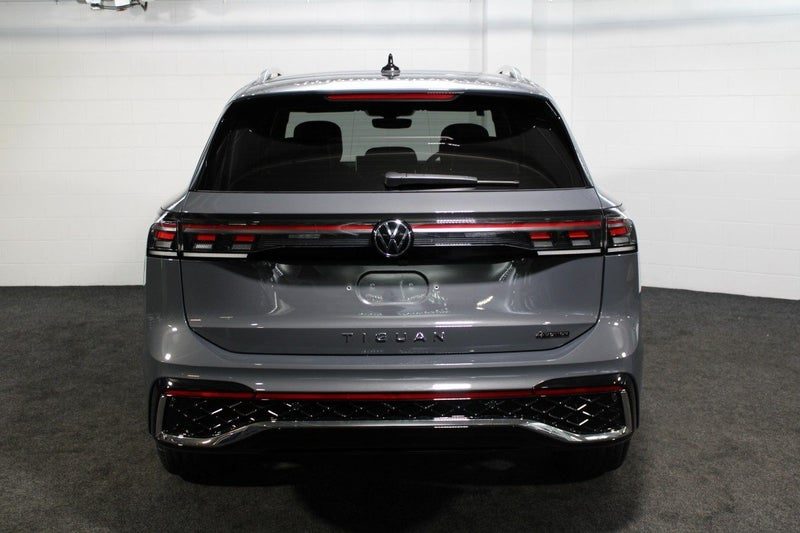 2026 Volkswagen Tiguan R-LINE AWD, photo 2