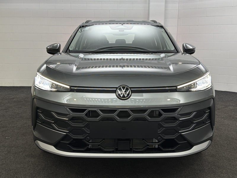 2026 Volkswagen T-Roc Hybrid | Life, photo 2