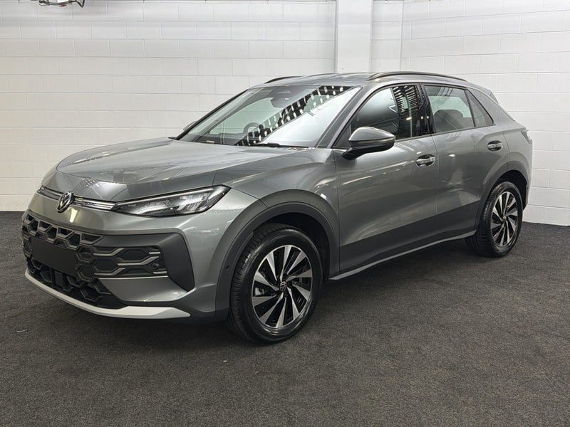 2026 Volkswagen T-Roc Hybrid | Life, photo 3
