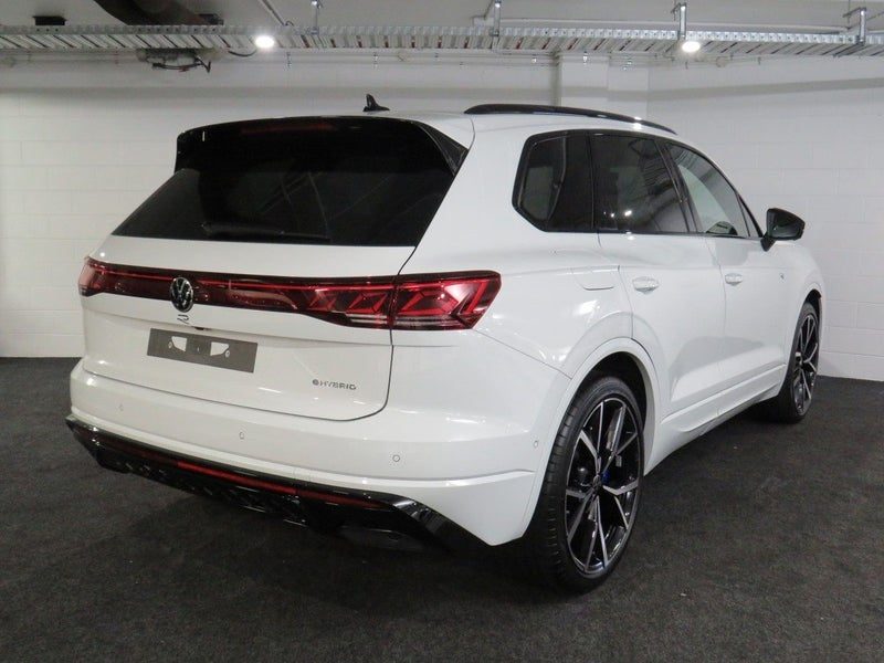 2026 Volkswagen Touareg R PHEV, photo 2