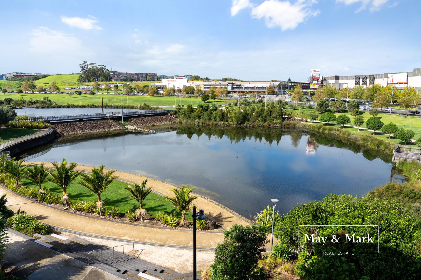 302/5 Rose Garden Lane, Albany