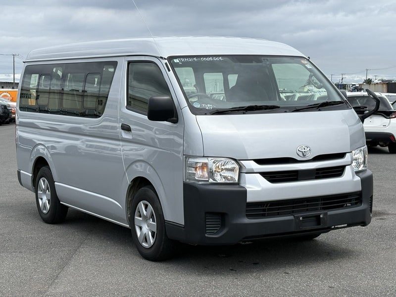 2021 Toyota Hiace Minibus 10 Seater, main photo