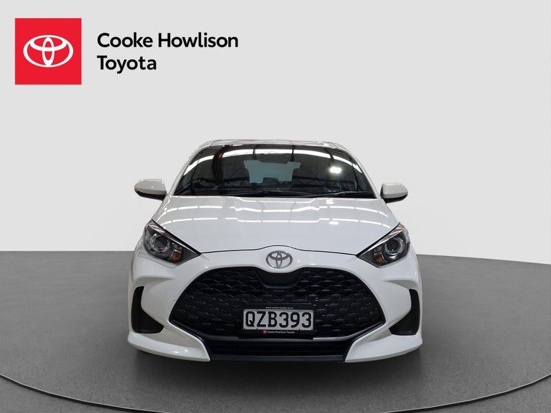 2024 Toyota Yaris GX Hybrid, photo 2