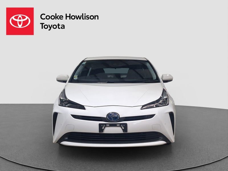 2021 Toyota Prius 1.8L Hybrid, photo 2