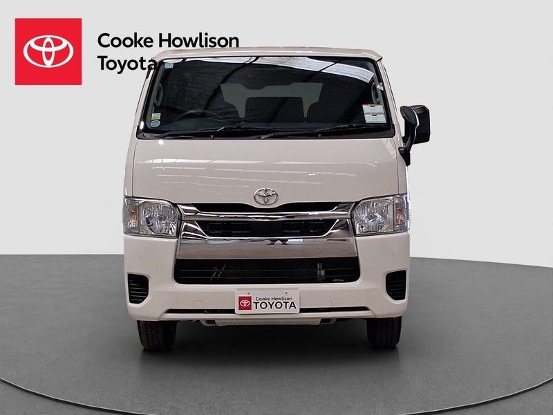 2025 Toyota Hiace 2.8D Van 4WD, photo 2