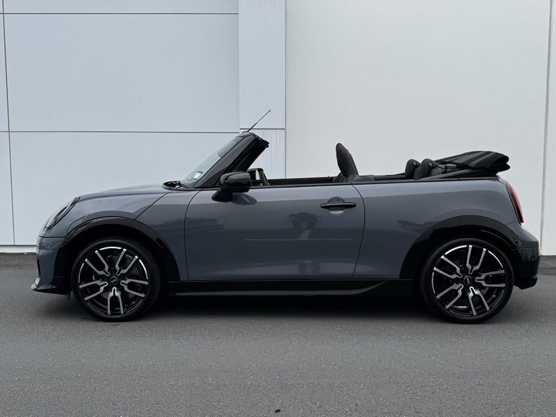 2026 MINI Cooper S Convertible JCW Sport, photo 3